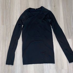 black lululemon long sleeve